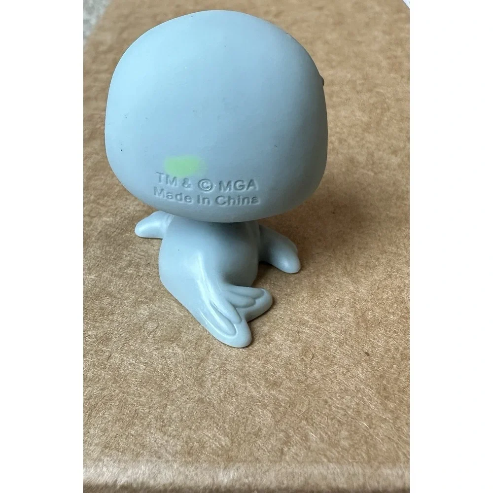 Littlest Pet Shop Gray Seal With Blue Eyes TM & MGA